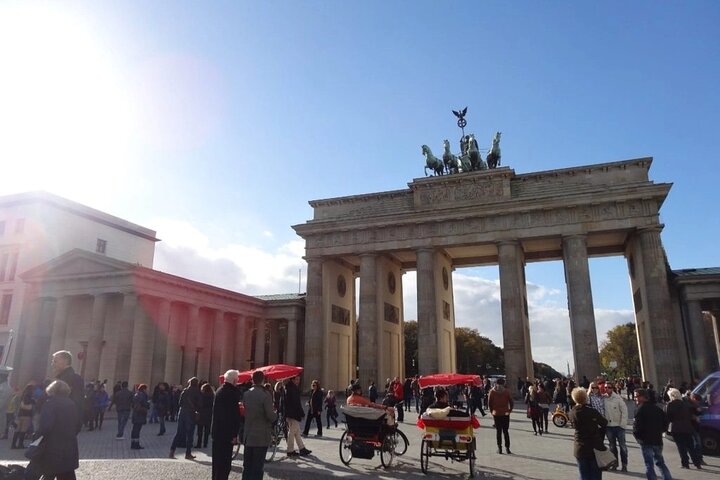 Berlin History and Highlights Sightseeing Tour