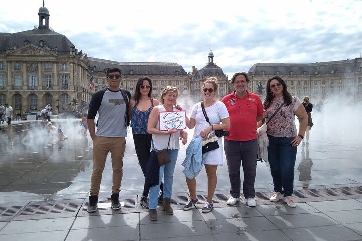 Private Bordeaux Walking Tour and A glass of Natural Bordeaux Wine