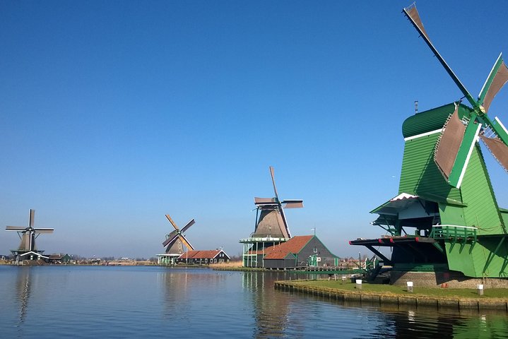 Keukenhof's Tulips and Zaanse Schans Windmills small group tour from Amsterdam