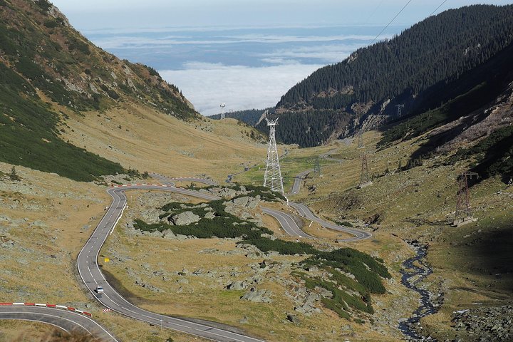 Private Transfagarasan road and Poienari Fortress tour