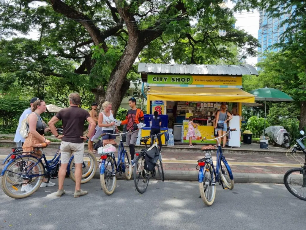 Bangkok City Culture Cycle tour - Bike through the heart of Bangkok's business districts