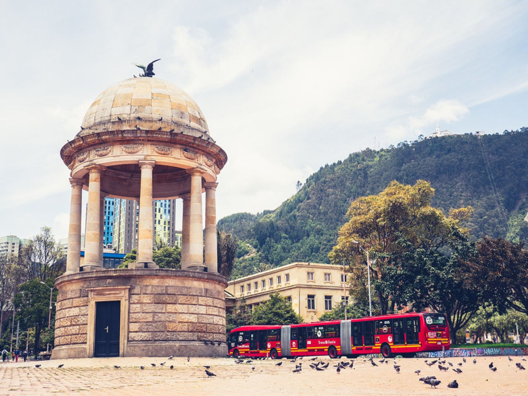 Bogotá City Tour with Bolivar Square, Botero, Gold Museum, Monserrate & Usaquén