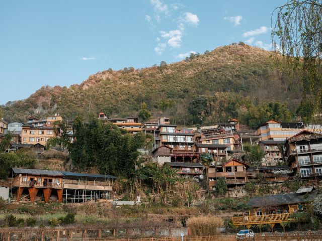 Discover Northwestern Yunnan through UNSECO Three Parallel Rivers region and the sacred Mt. Kawagarbo