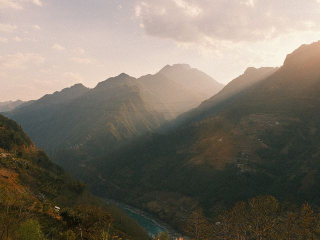 Discover Northwestern Yunnan through UNSECO Three Parallel Rivers region and the sacred Mt. Kawagarbo