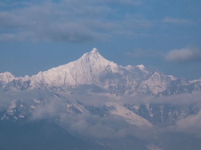 Discover Northwestern Yunnan through UNSECO Three Parallel Rivers region and the sacred Mt. Kawagarbo