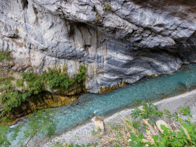 Mountains, Coast & Tea: A Taiwan Adventure